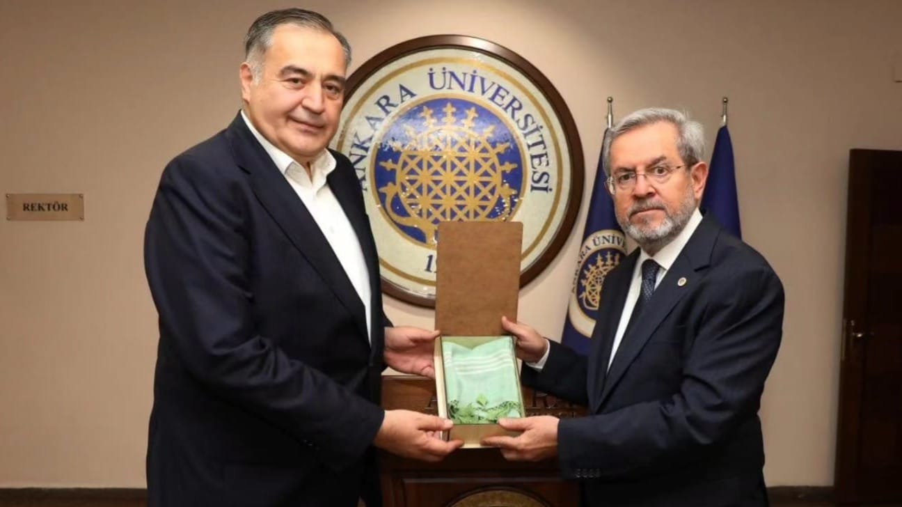 BELEDİYE BAŞKANIMIZ SAYIN ERTUNÇ GÜNGÖR ANKARA ÜNİVERSİTESİ REKTÖRÜ SAYIN NECDET ÜNÜVAR'I ZİYARET ETTİ