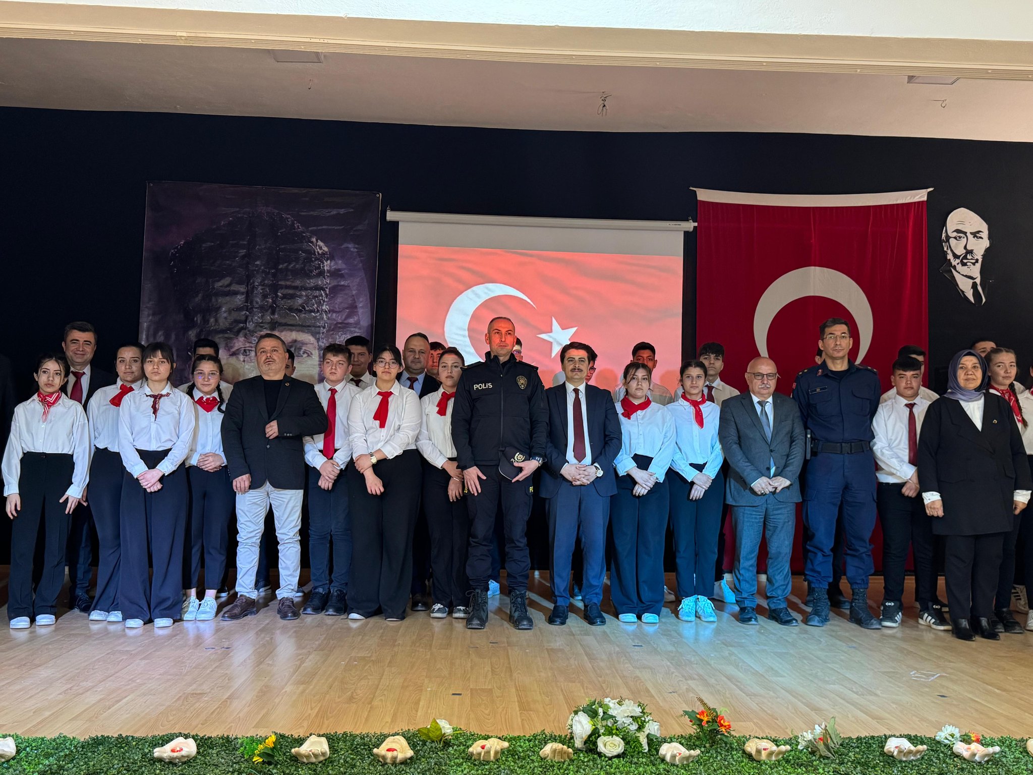 12 MART İSTİKLAL MARŞI'NIN KABULÜ VE MEHMET AKİF ERSOY'U ANMA ETKİNLİKLERİ ÇAYIRHAN'DA GERÇEKLEŞTİ