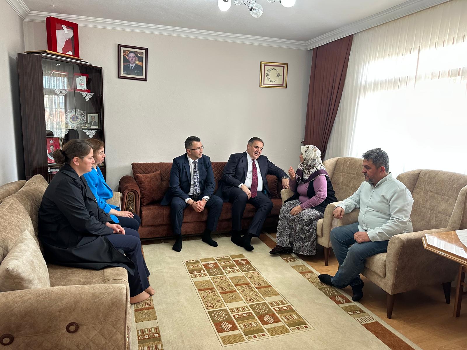 BELEDİYE BAŞKANIMIZ SAYIN ERTUNÇ GÜNGÖR ŞEHİT AİLELERİMİZ İLE BAYRAMLAŞTI