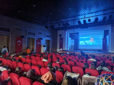 ÇOCUKLARIMIZ ÇİZGİ FİLM GÖSTERİMLERİYLE EĞLENDİ