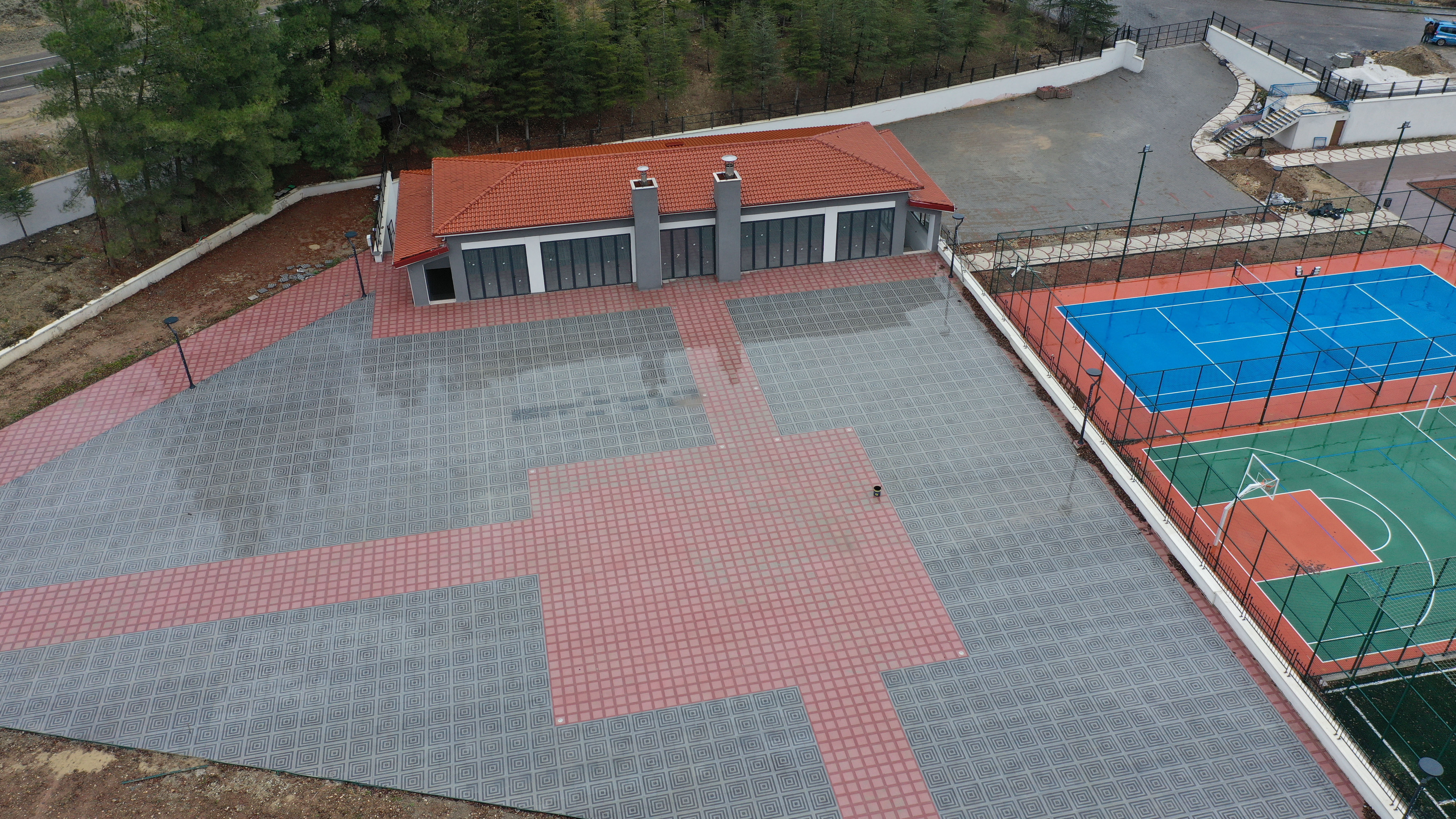NALLIHAN İLÇESİ KAPALI YÜZME HAVUZU YAPIMI PROJESİ İLE ATATÜRK YÜZME HAVUZU VE SPOR TESİSİ REVİZYON, TADİLAT VE TAMİRAT İŞİ
